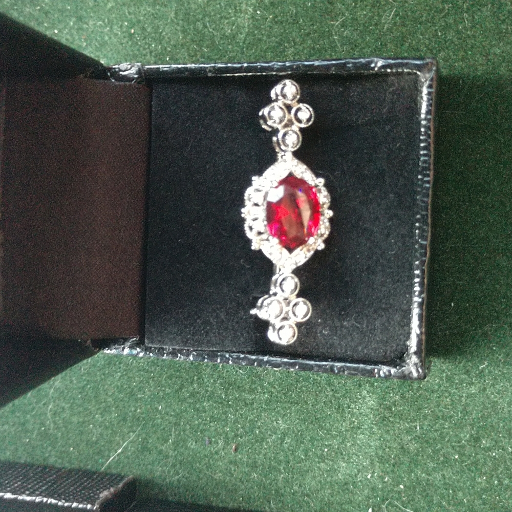 #8 1980s VINTAGE Platinum Plated asume Simulated Ruby/Garnet Brooch NIB=NWT